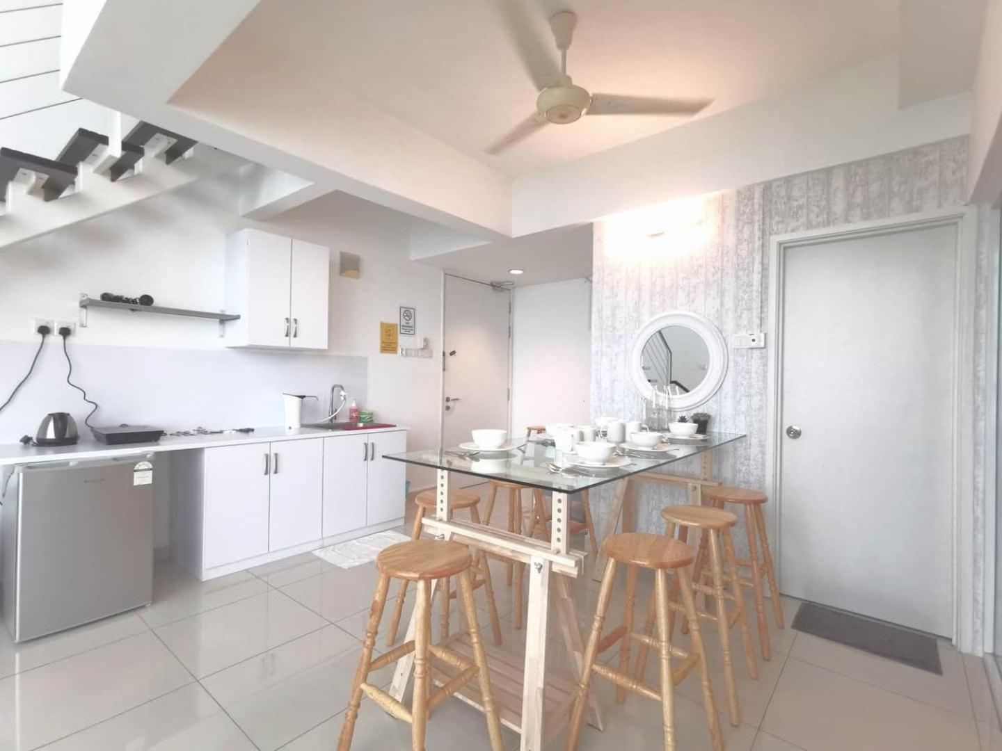 Maritime Suites Holiday Rental George Town Extérieur photo